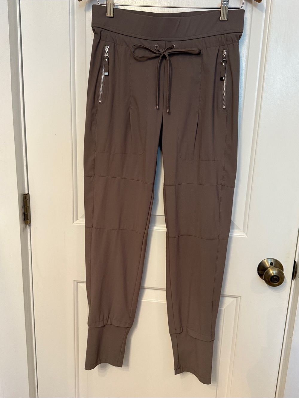 Raffaello Rossi women’s Jogger Candy Pants Gray Taupe Stretch Travel size 34 4